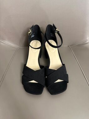 Kenneth Cole block heel sandals